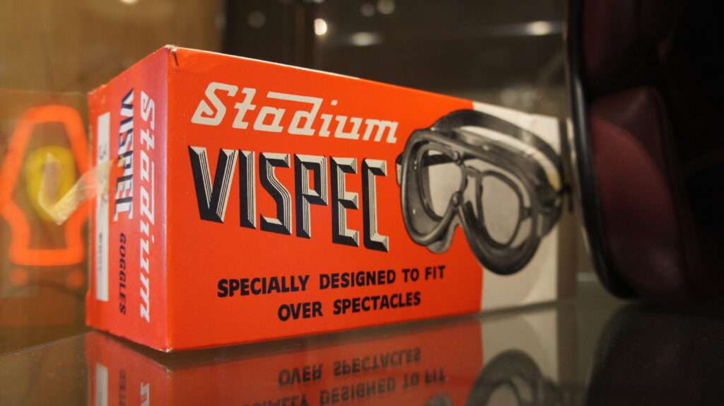 Stadium Vesper goggles.