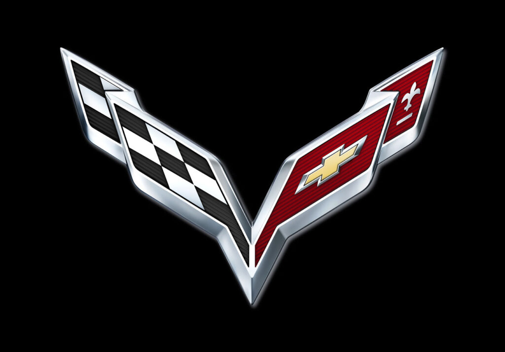 For the seventh-generation Corvette, the Crossed Flags design has a more angular and swept appearance – a proportion that echoes the new car and suggests speed. It is also a more detailed representation, showing greater depth, color and attention to detail.