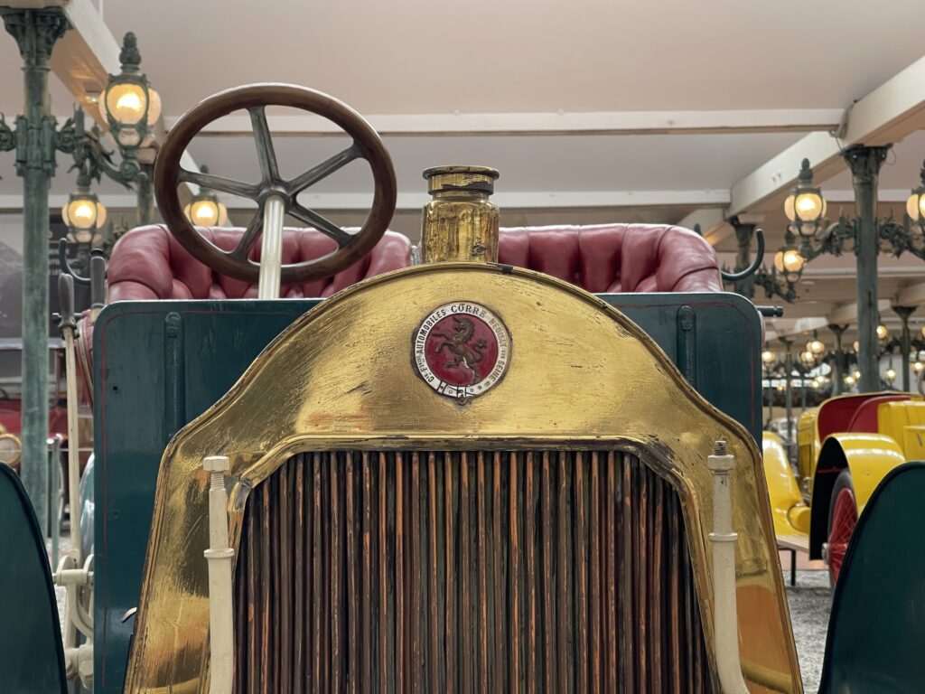 1906 Corre-La Licorne Biplace Sport Type J radiator emblem. (©Photo by Segura)