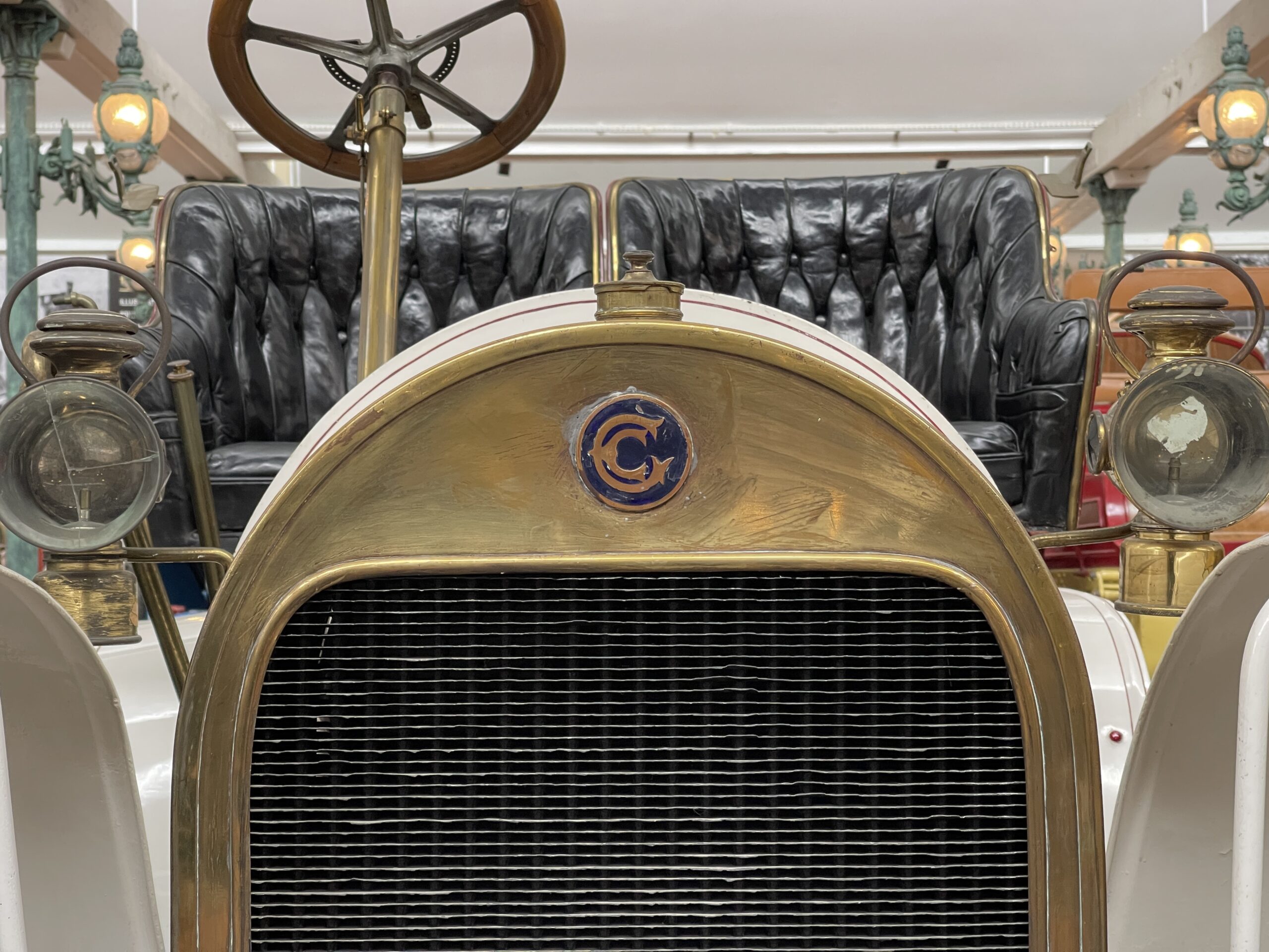 1910 Gregoire Biplace Sport Type 6/8 HP radiator emblem. (©Photo by Segura)