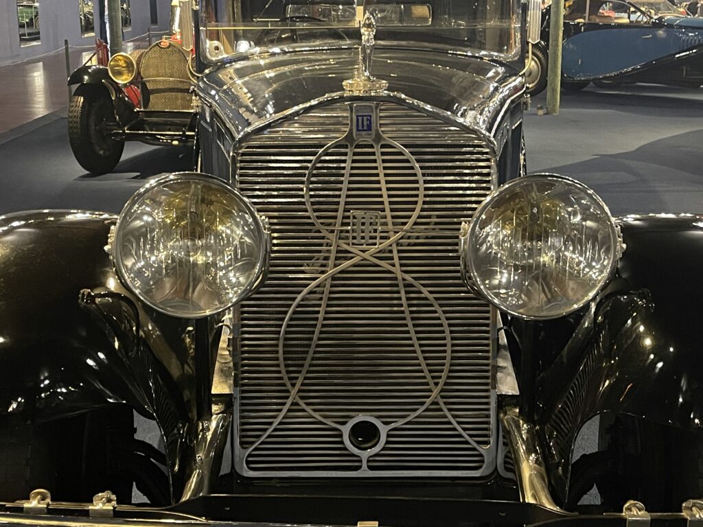 1925 Isotta Fraschini Berline Type 8A. The body of this saloon was fitted by Cesare Sala, the Court of Vienna's favorite coachbuilder. The Type 8A was Rudolf Valentino's favorite car. This car belonged to an Italian synthetic textile manufacturer, who was made a baron by King Victor Emmanuel III. (©Photo by Segura)