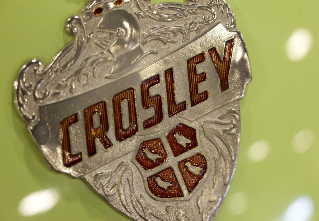 Crosley shield emblem, from a 1951 Super (made from 1946-1952). (©Photo by Segura)