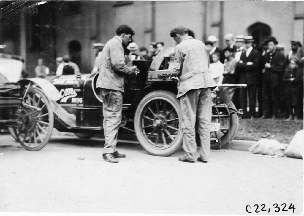 Acme car in Kalamazoo, Michigan, 1909 Glidden Tour. (source: National Automotive History Collection, Detroit Public Library)