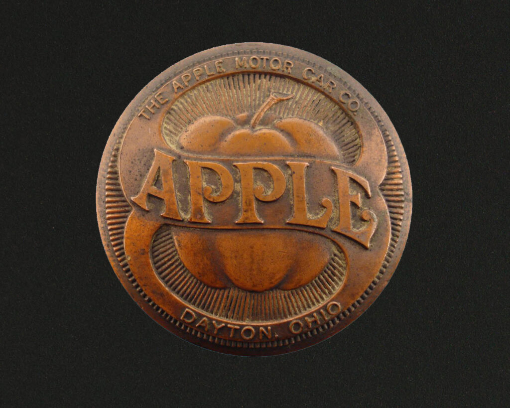 The Apple Motor Car Company 1915 emblem. (source: American Auto Emblems)