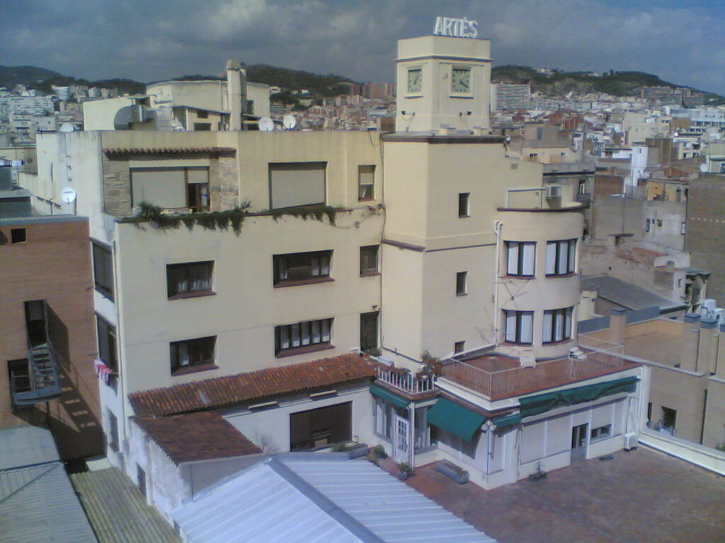 Artes factory building at Calle Venus in Barcelona (factory floor is now a parking lot) is still family owned and occupied. (source: Artes De Arcos)