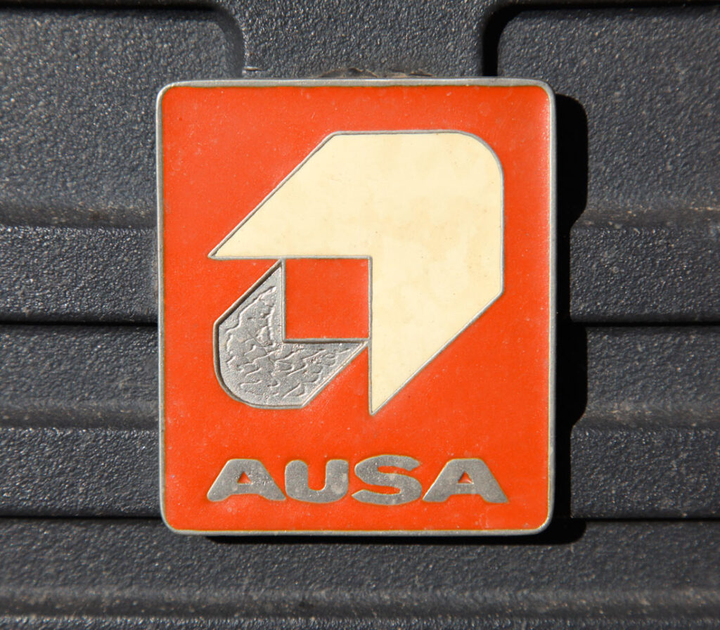 AUSA emblem (©Photo by Segura)