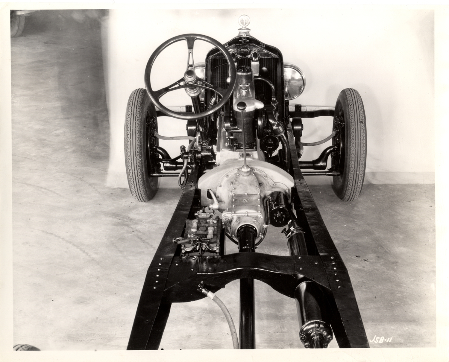 1925 Da Vinci automobile chassis, designed by James Scripps Booth. (source: National Automotive History Collection, Detroit Public Library.)