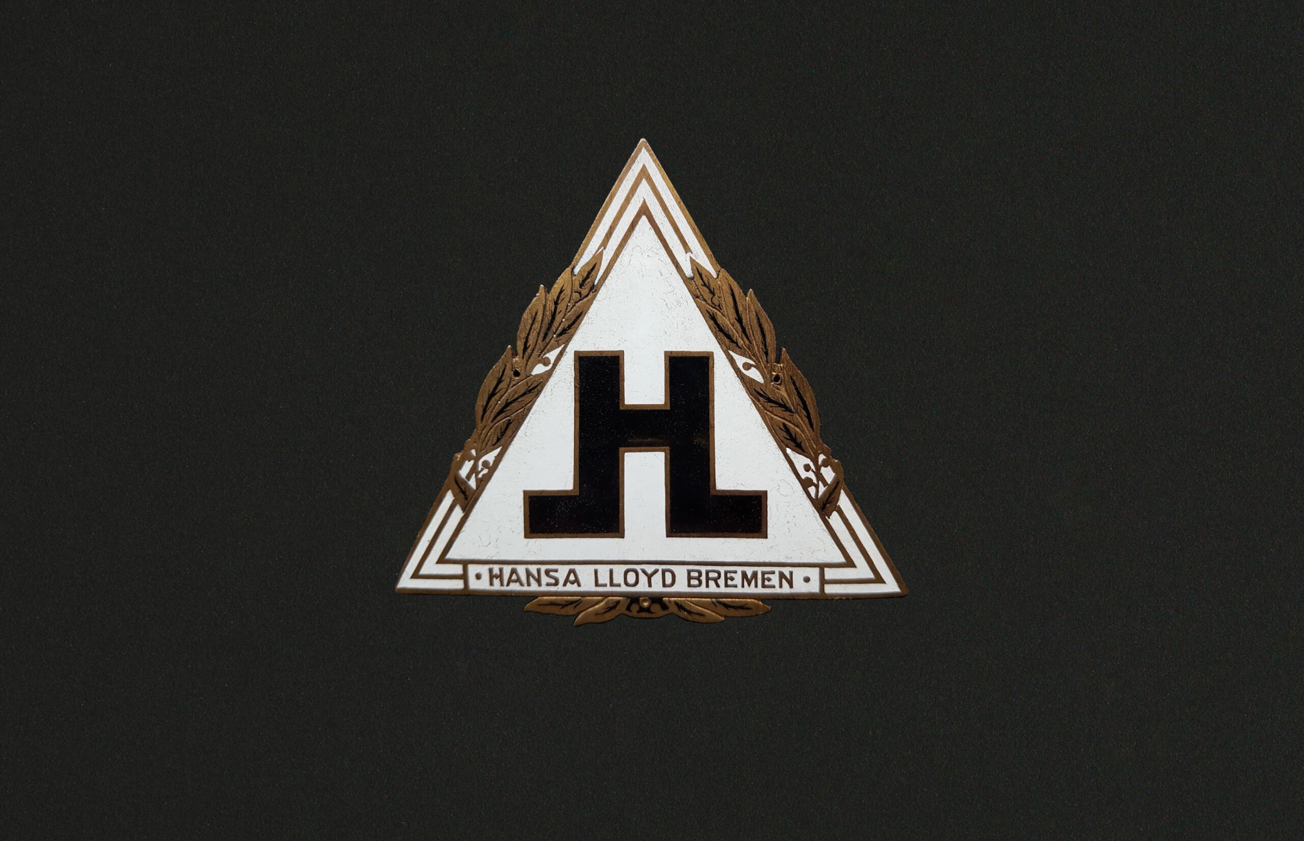 Hansa Lloyd Bremen emblem. (source: Radiator Emblem Collection)