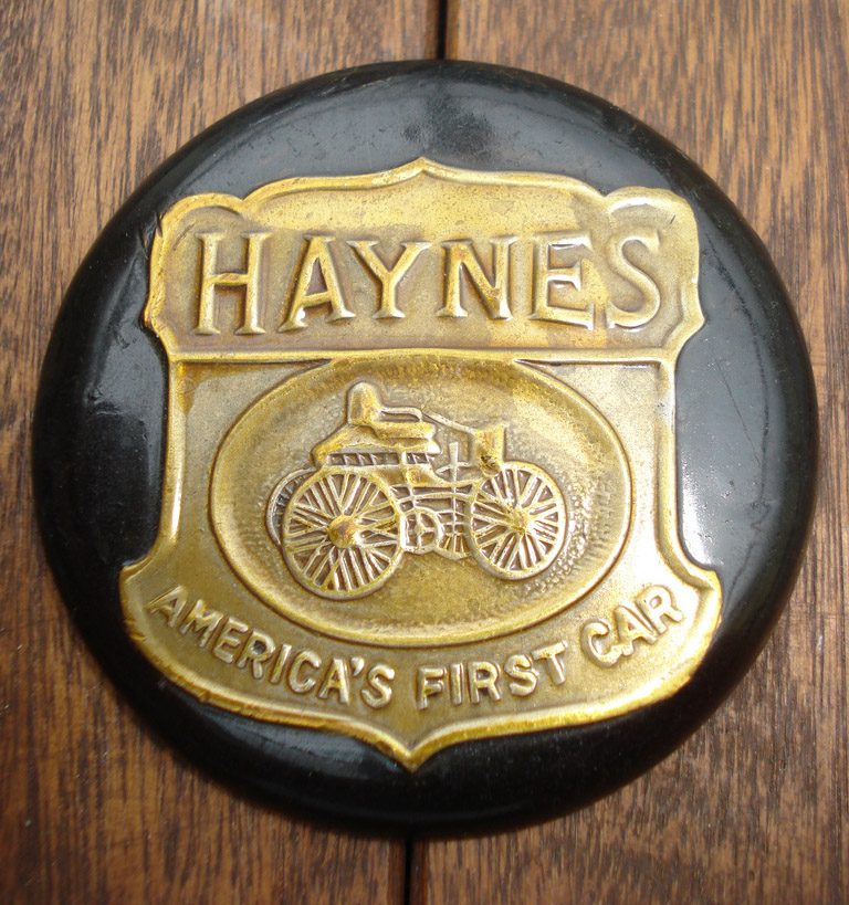 Haynes radiator badge. (source: Apijunior)