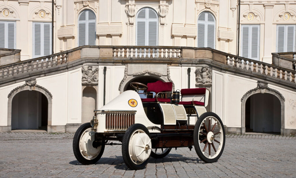 1900 Lohner-Porsche Semper Vivus. (source: Porsche)