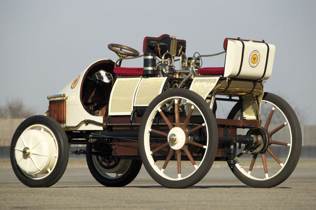 1900 Lohner-Porsche Semper Vivus. (source: Porsche)