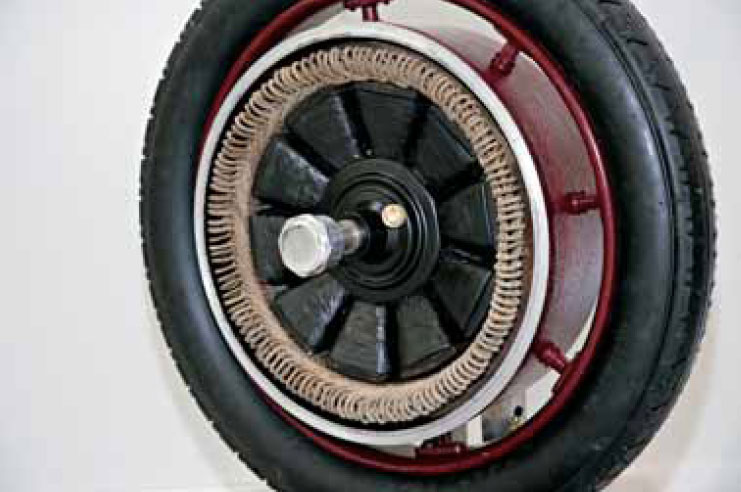 1989 Lohner Porsche Hybrid wheel electric engine. (image source: Christophorus Magazine)