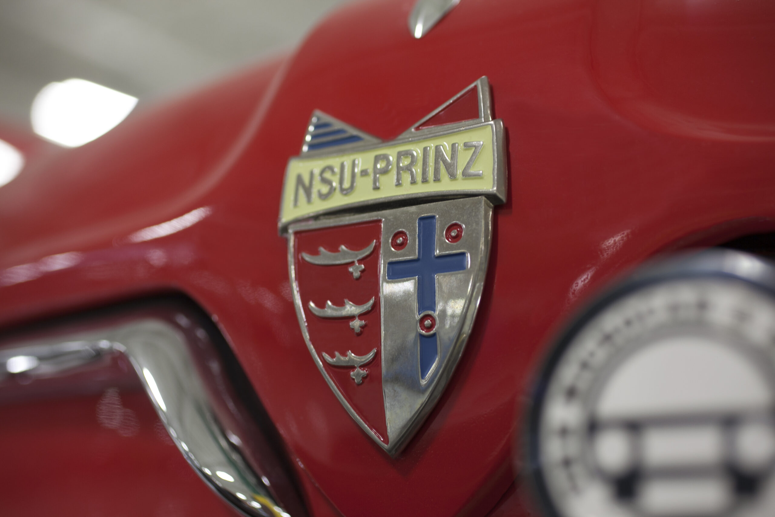 NSU-PRINZ crest emblem. (©Photo by Segura)