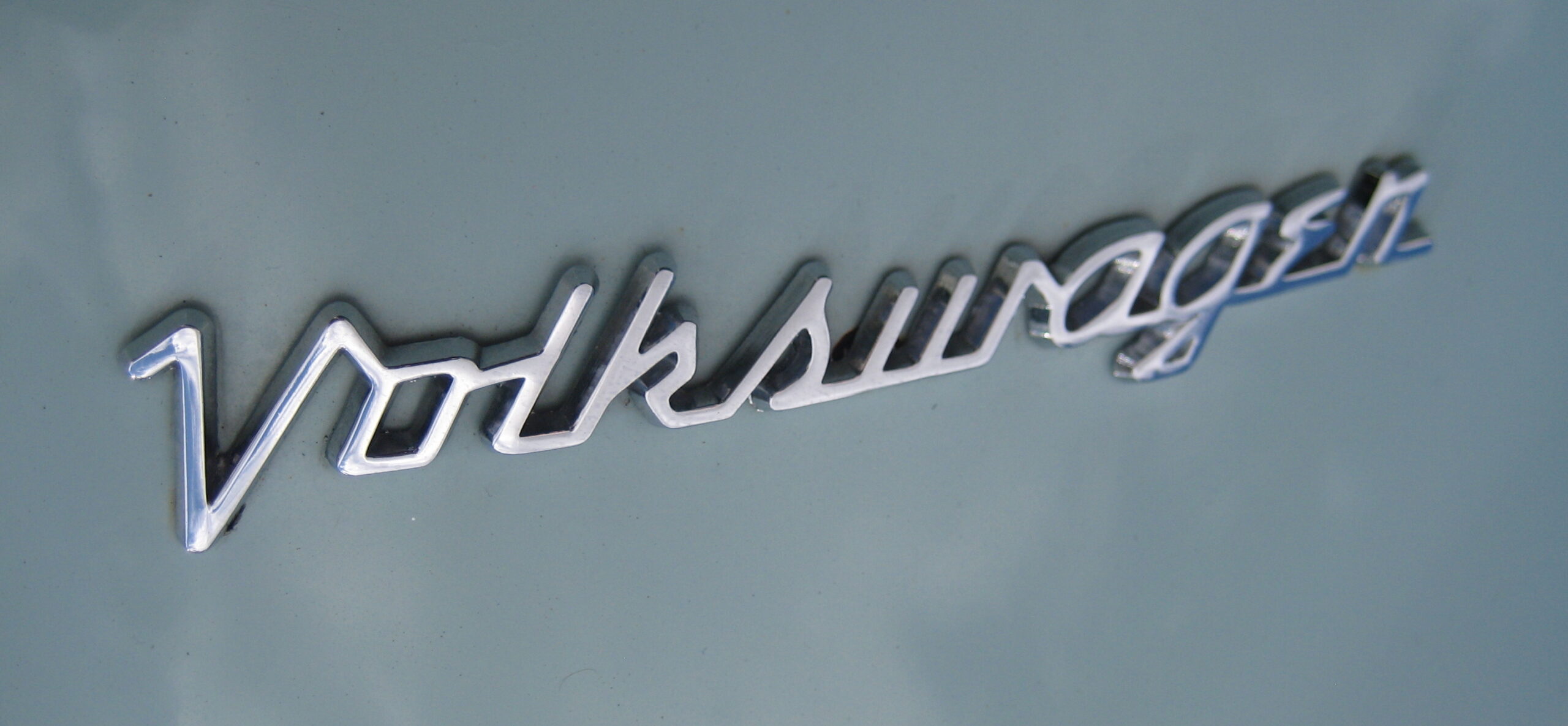 1965 Volkswagen emblem. (©Photo by Segura)