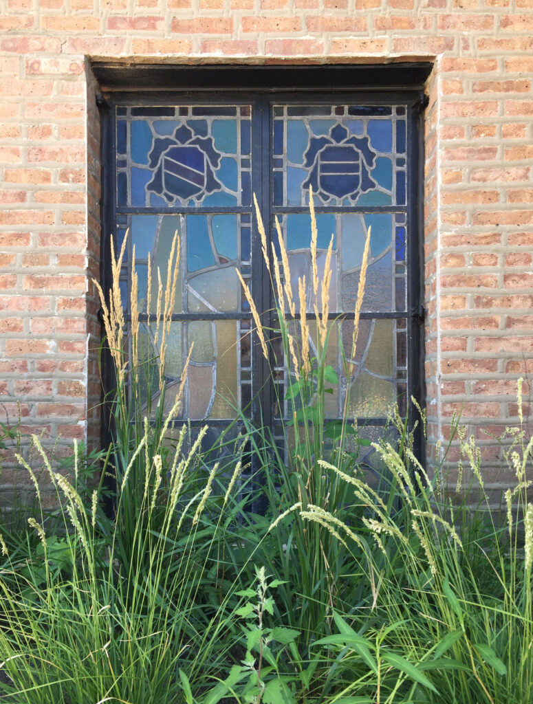 The Illinois Automobile Club building stained glass windows, located at 2400 Michigan Avenue. (©Photo by Segura)