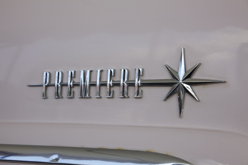 1957 Lincoln Premiere 2-door Hardtop emblem. (©Photo by Segura)